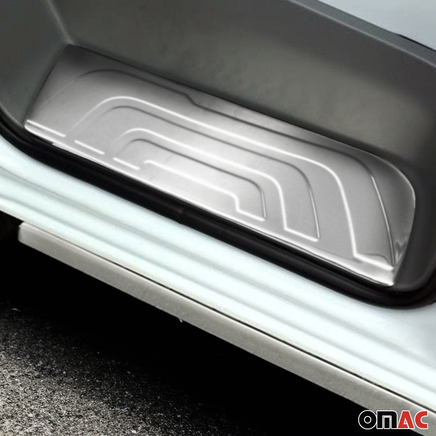 Couverture de Seuil de porte pour Mercedes Sprinter W907 2018-2026 inox 3x