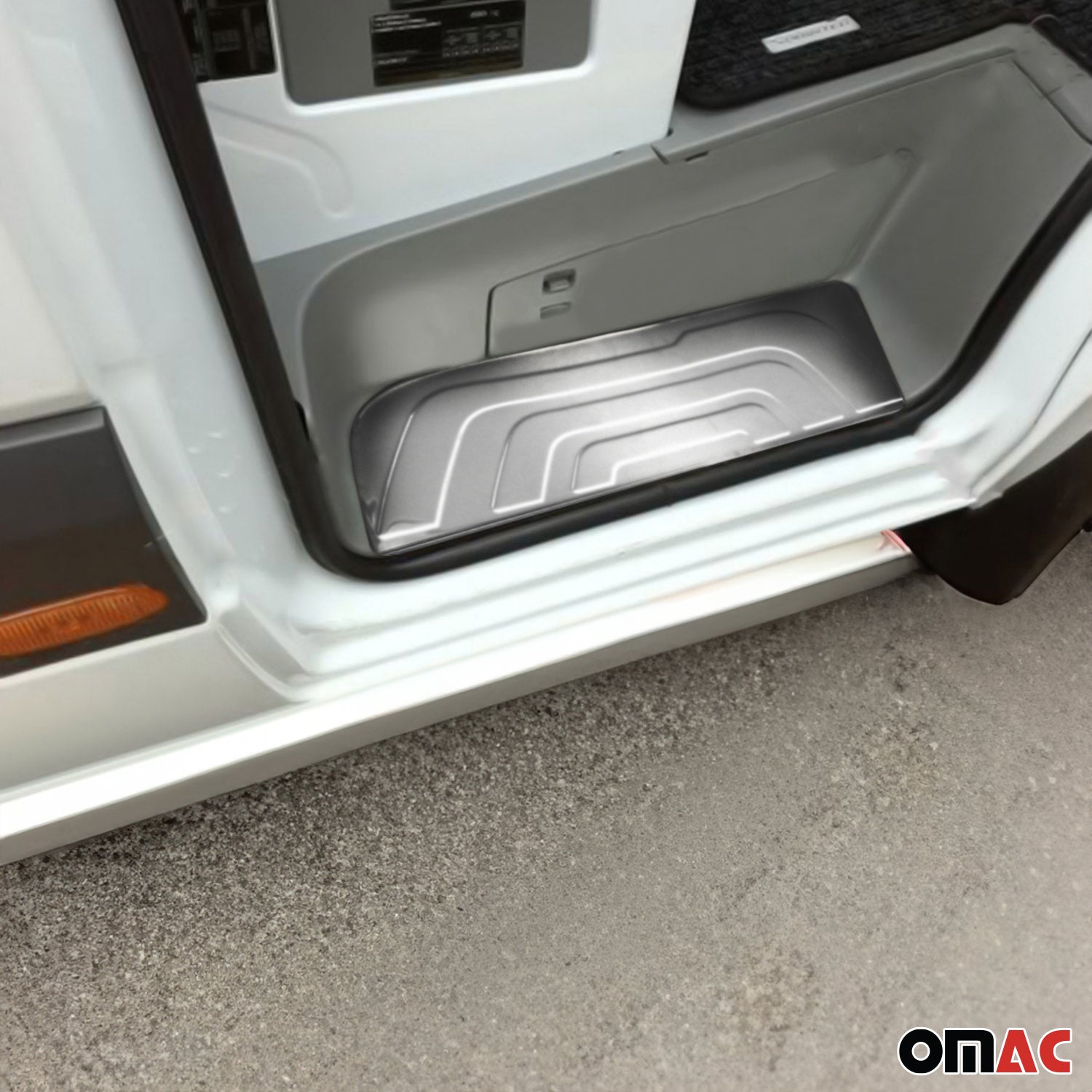 Couverture de Seuil de porte pour Mercedes Sprinter W907 2018-2026 inox 3x