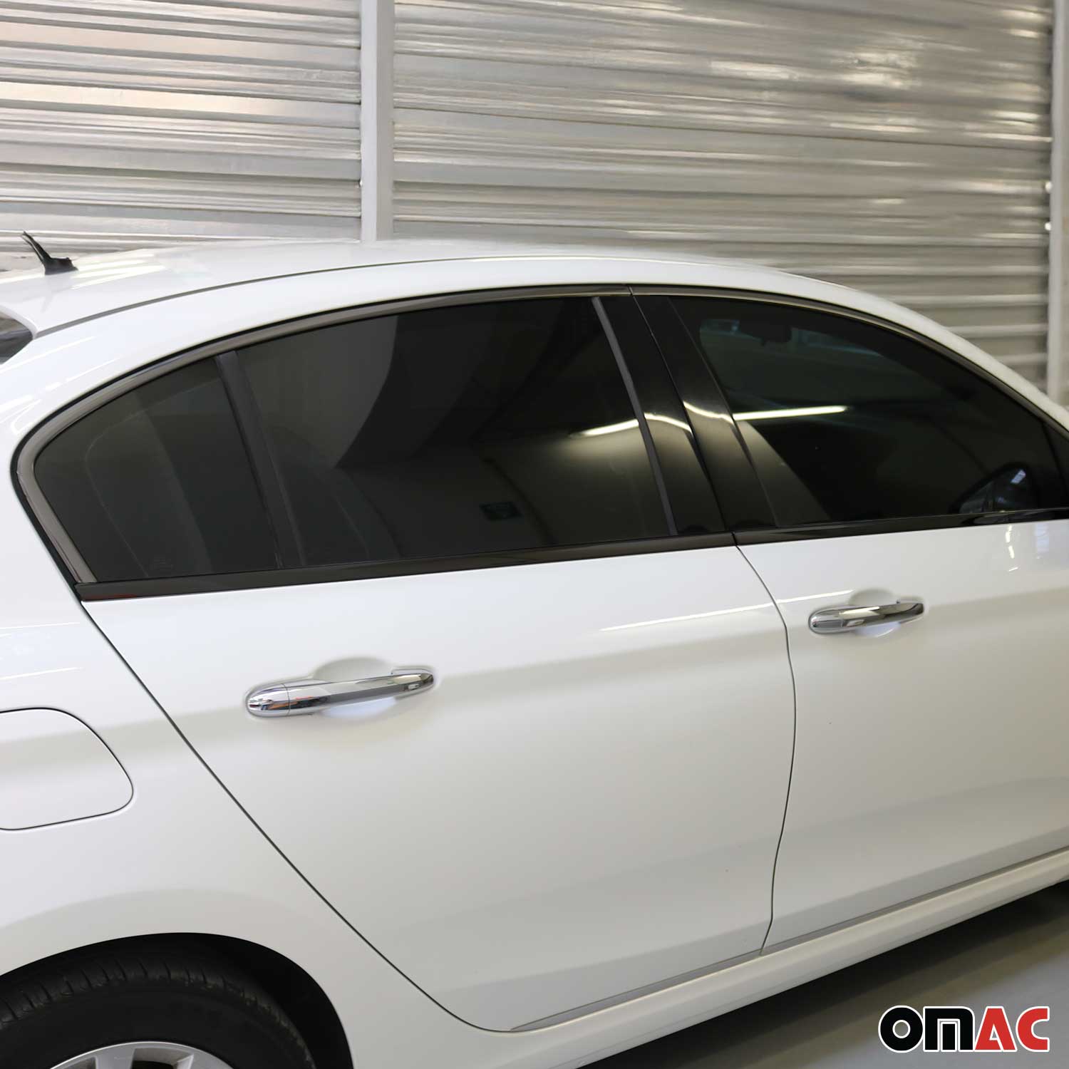 Garniture de Fenêtre pour Fiat Tipo 2015-2026 Berline HB Acier Inox Foncé