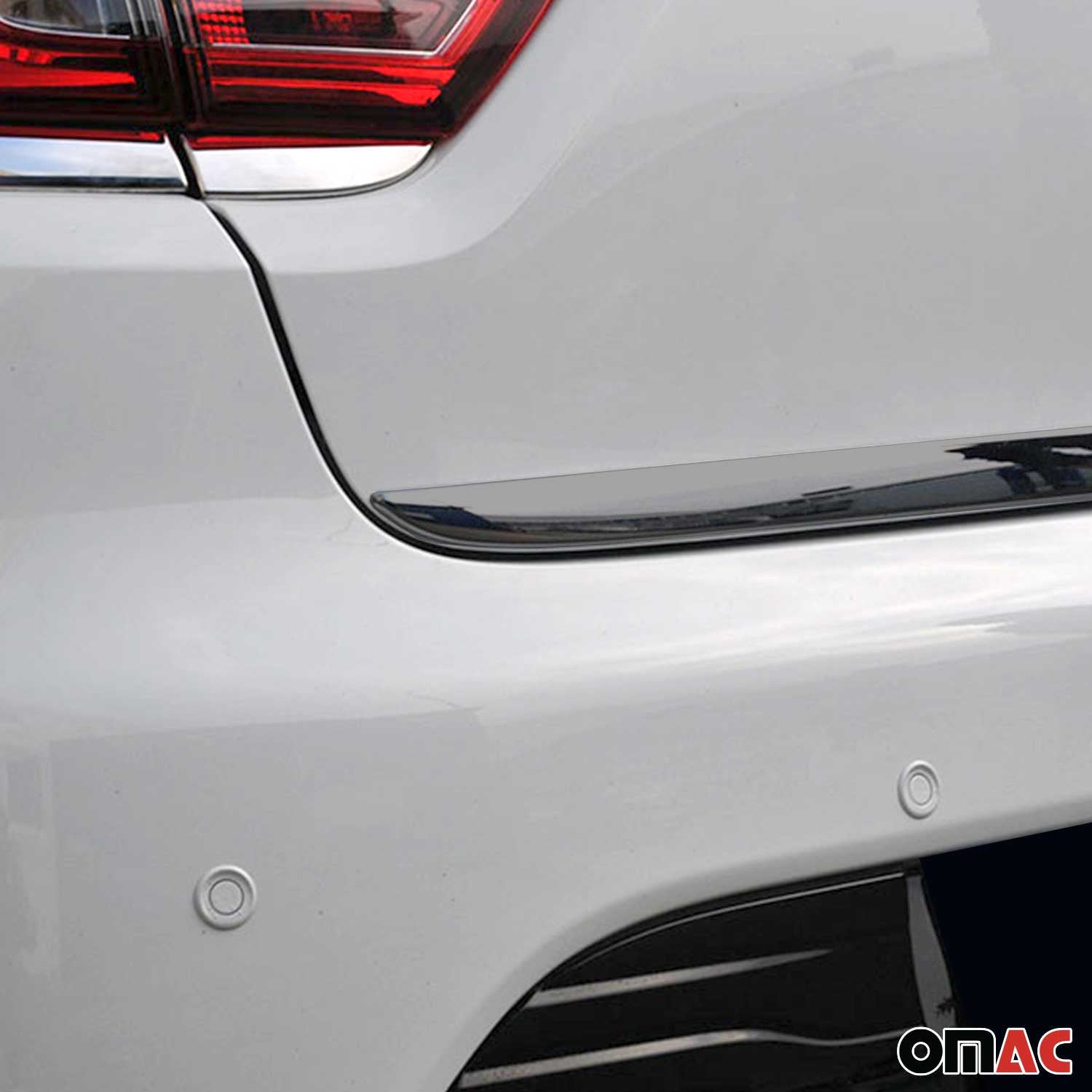 Garniture de Hayon Coffre pour Renault Clio IV 2012-2019 en acier inox foncé
