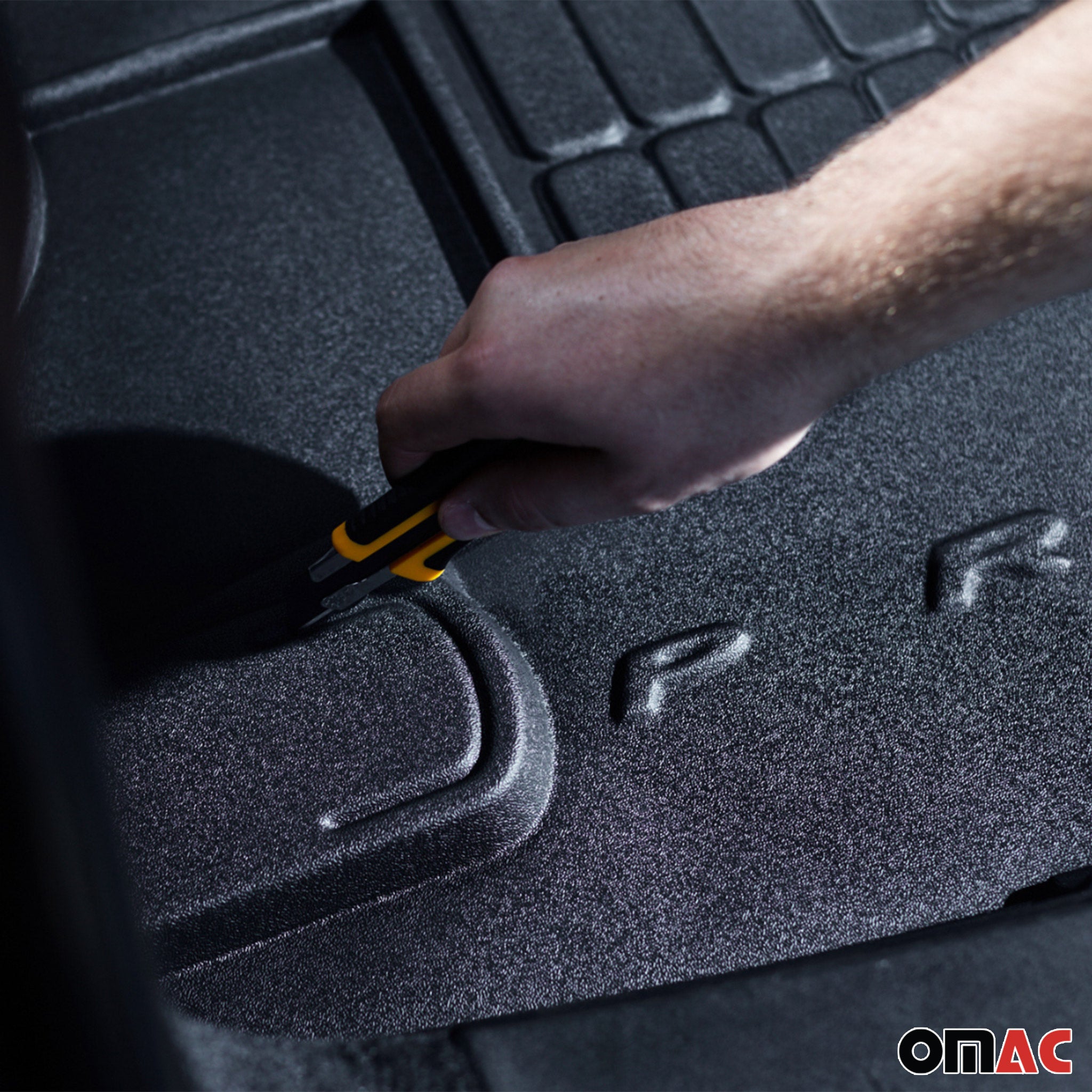 OMAC Tapis de Coffre pour Opel Zafira B 2005-2014 TPE Noir