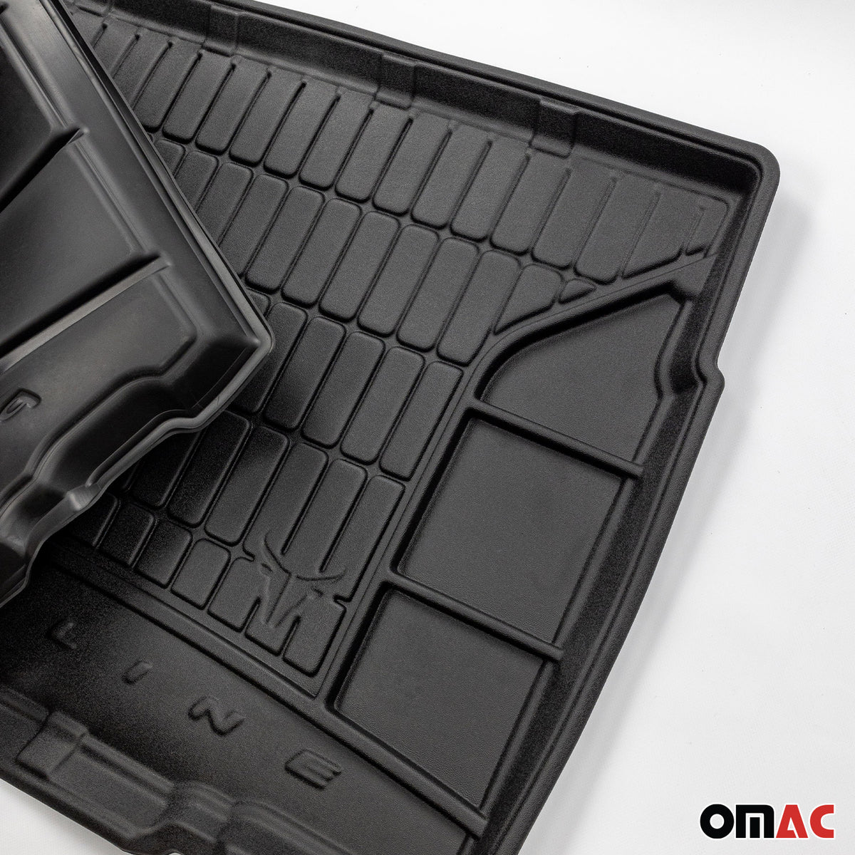 OMAC Tapis de Coffre pour Lexus CT Hybrid 2010-2020 sans subwoofer TPE Noir