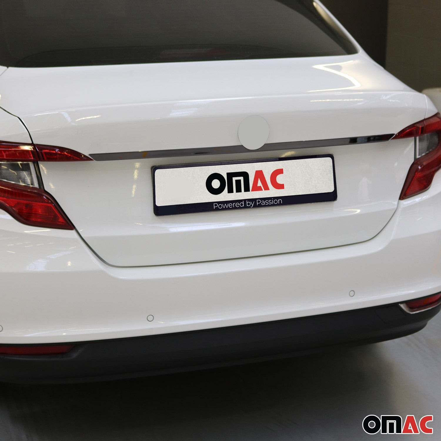 Garniture de Hayon Coffre pour Fiat Tipo 2016-2025 en acier inoxy foncé