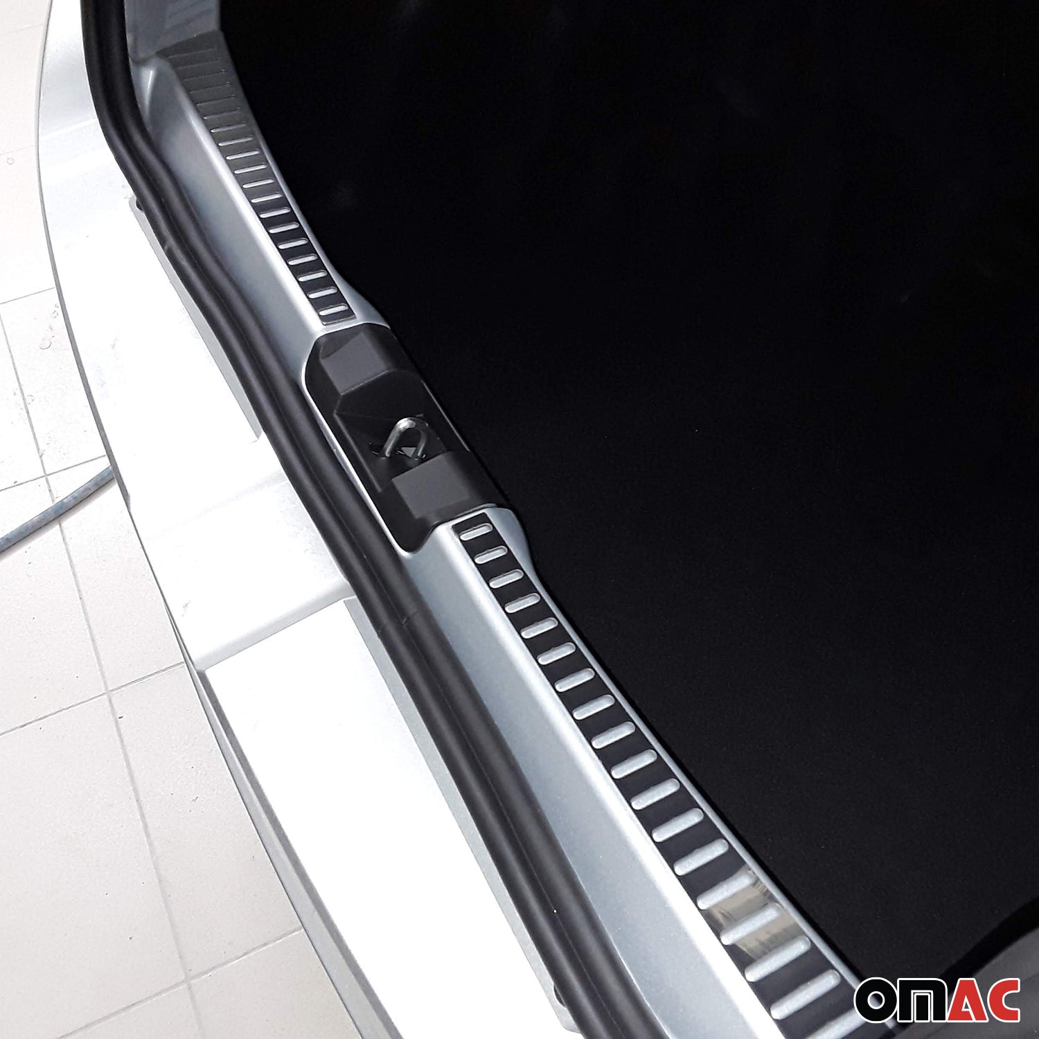 Protection Seuil De Pare-Chocs Arriére pour Dacia Sandero 2021-2025 Inox