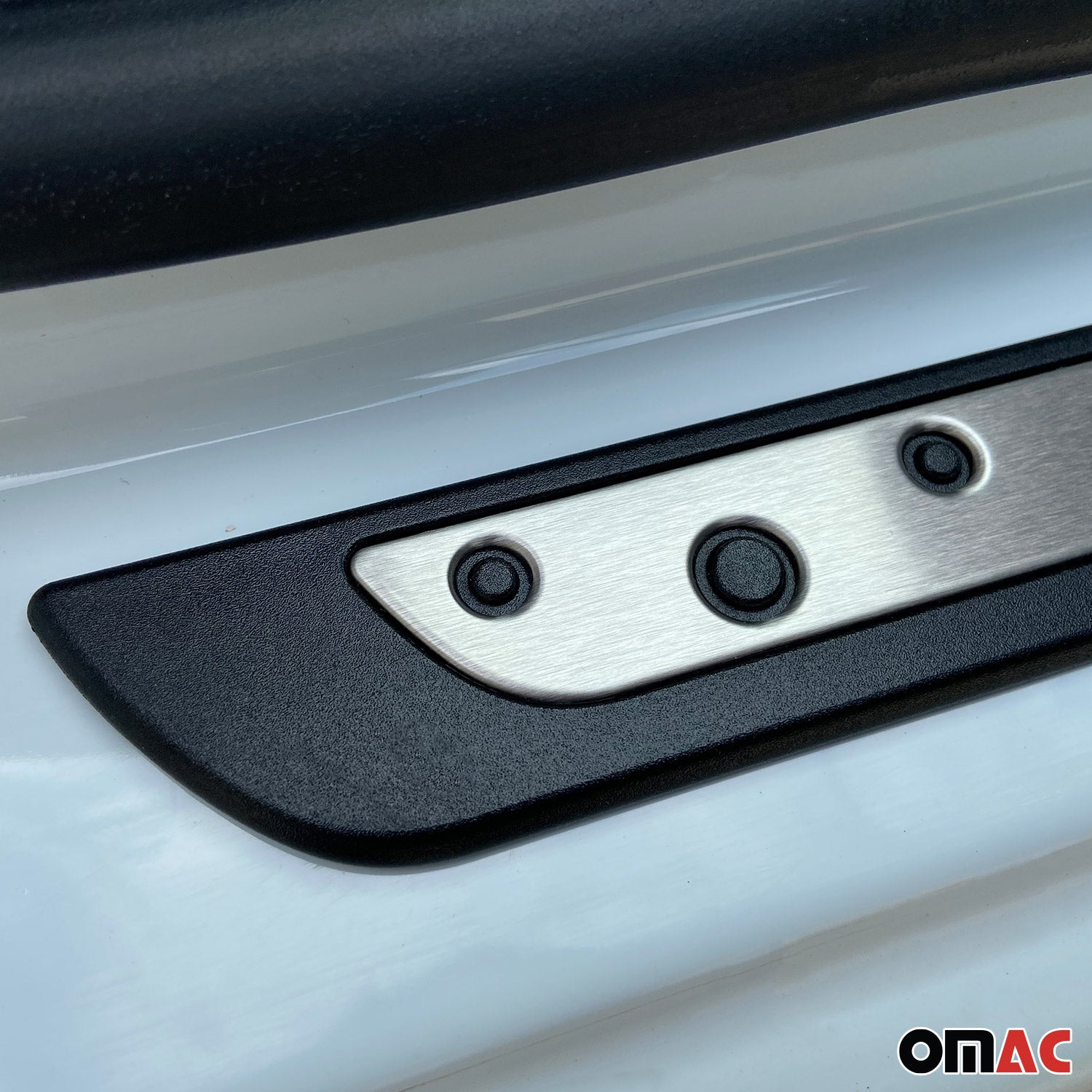 Couverture de seuil de porte pour Opel Frontera OV24 2024-2026 inox + Abs