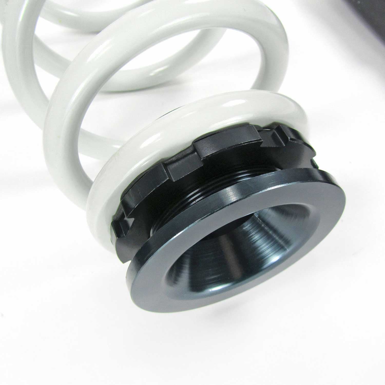 Kit Suspension + Amortisseurs combiné NJT eXtrem pour Audi A3 8P 2003-2012 1x