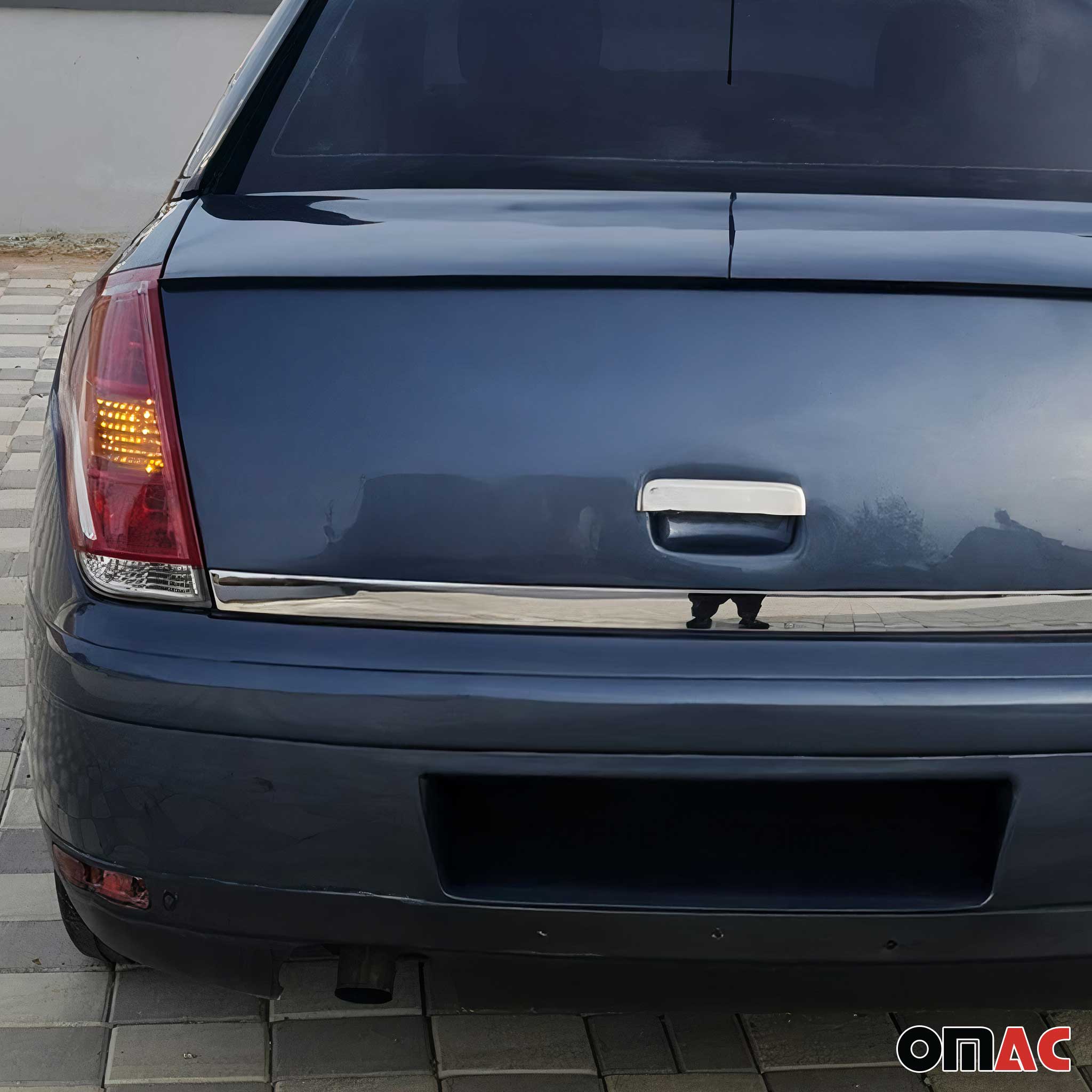 Garniture supérieure de Coffre pour Citroen C4 2004-2010 acier inox