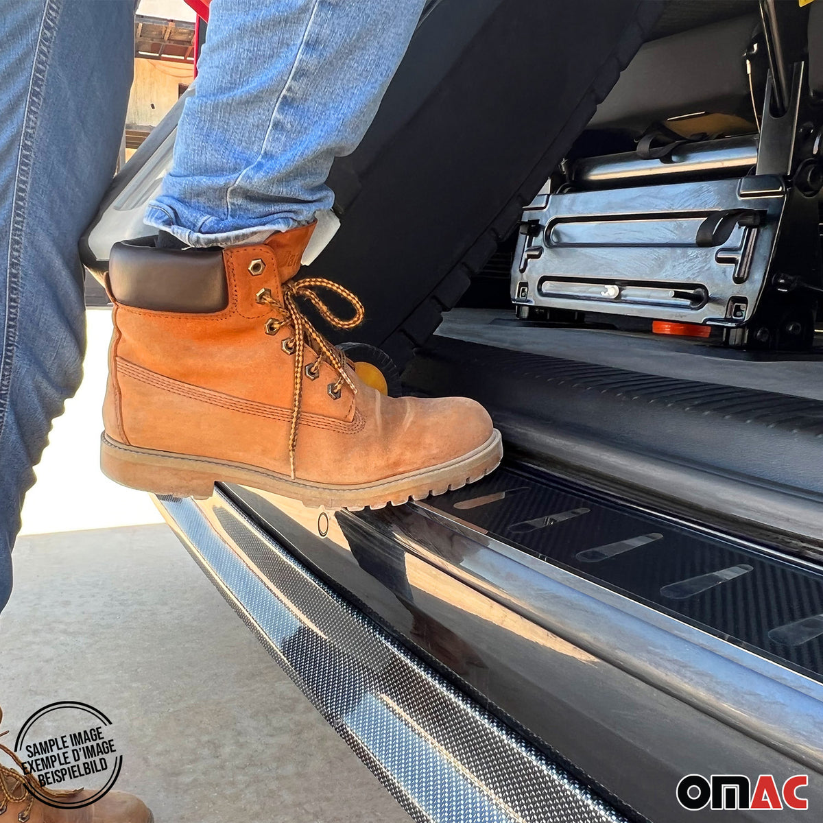 Protection de Pare-Chocs Arrière pour Toyota RAV4 V 2019-2025 Inox film carbone