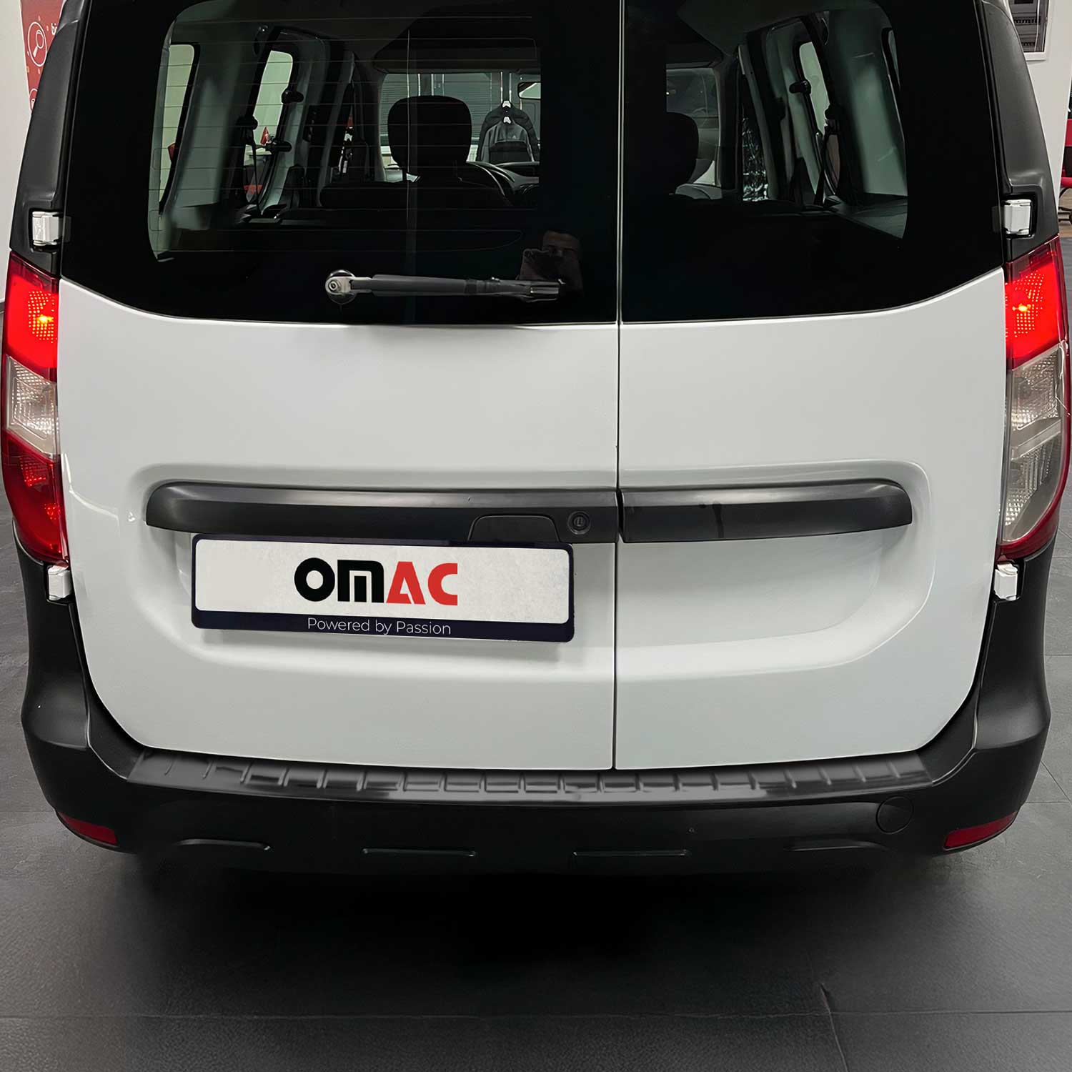 Protection de Pare-Chocs pour Dacia Dokker 2012-2022 Inox finition dark chrome