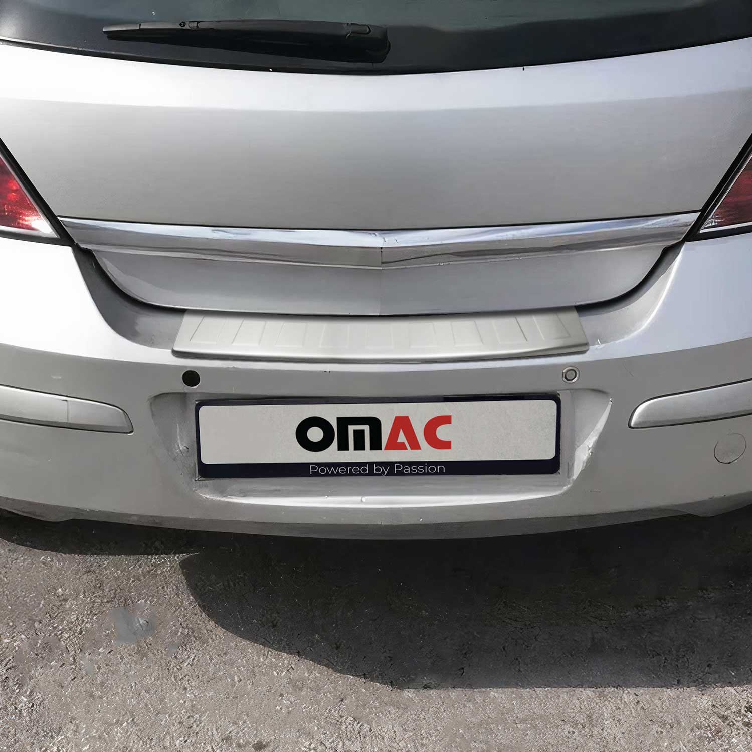 Protection seuil coffre pare-chocs pour Opel Astra 2010-2015 5Portes inox Brossé