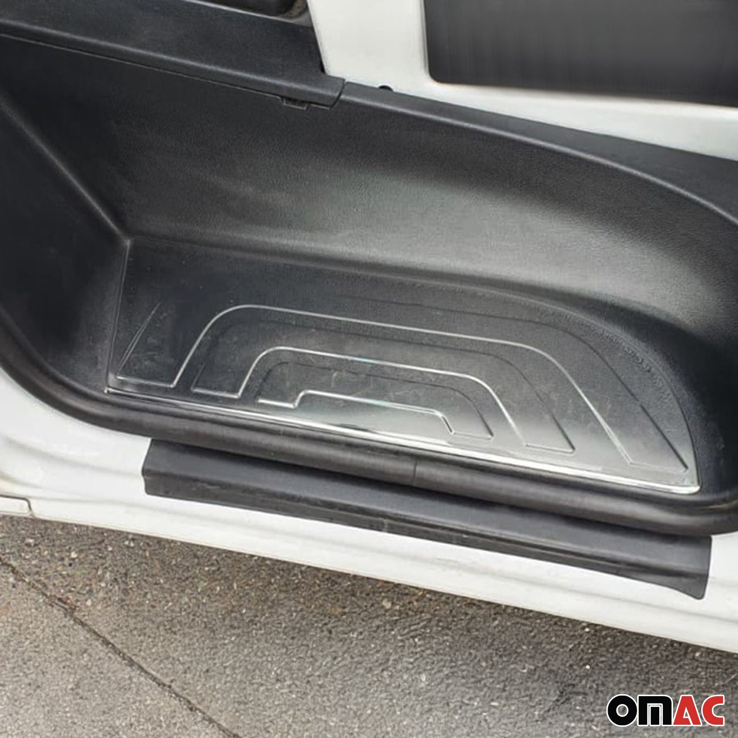 Couverture de Seuil de porte pour Mercedes Sprinter W907 2018-2026 acier inox 3x