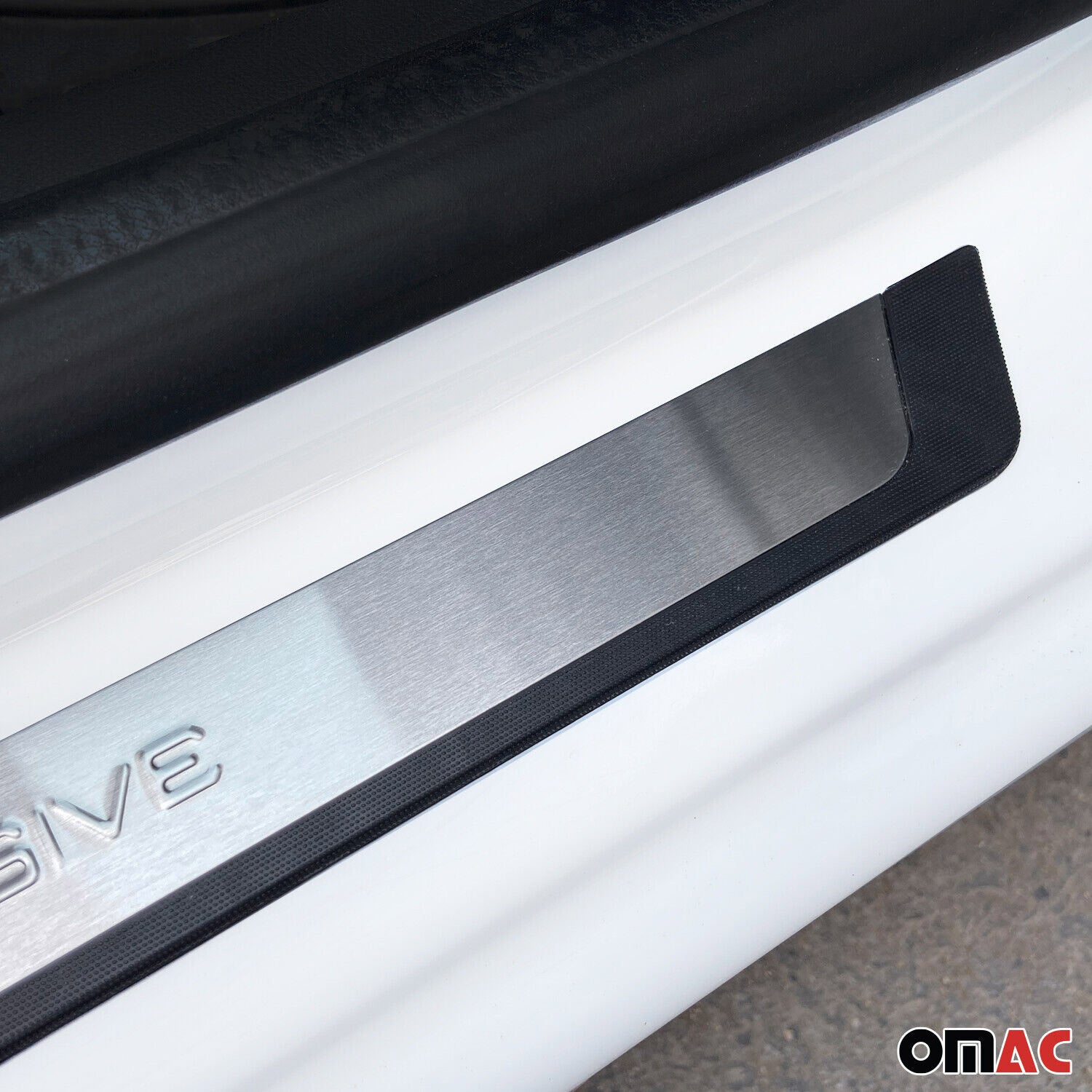 Couverture de Seuil de porte pour VW Golf 8 en Acier Inoxy chromé 2x