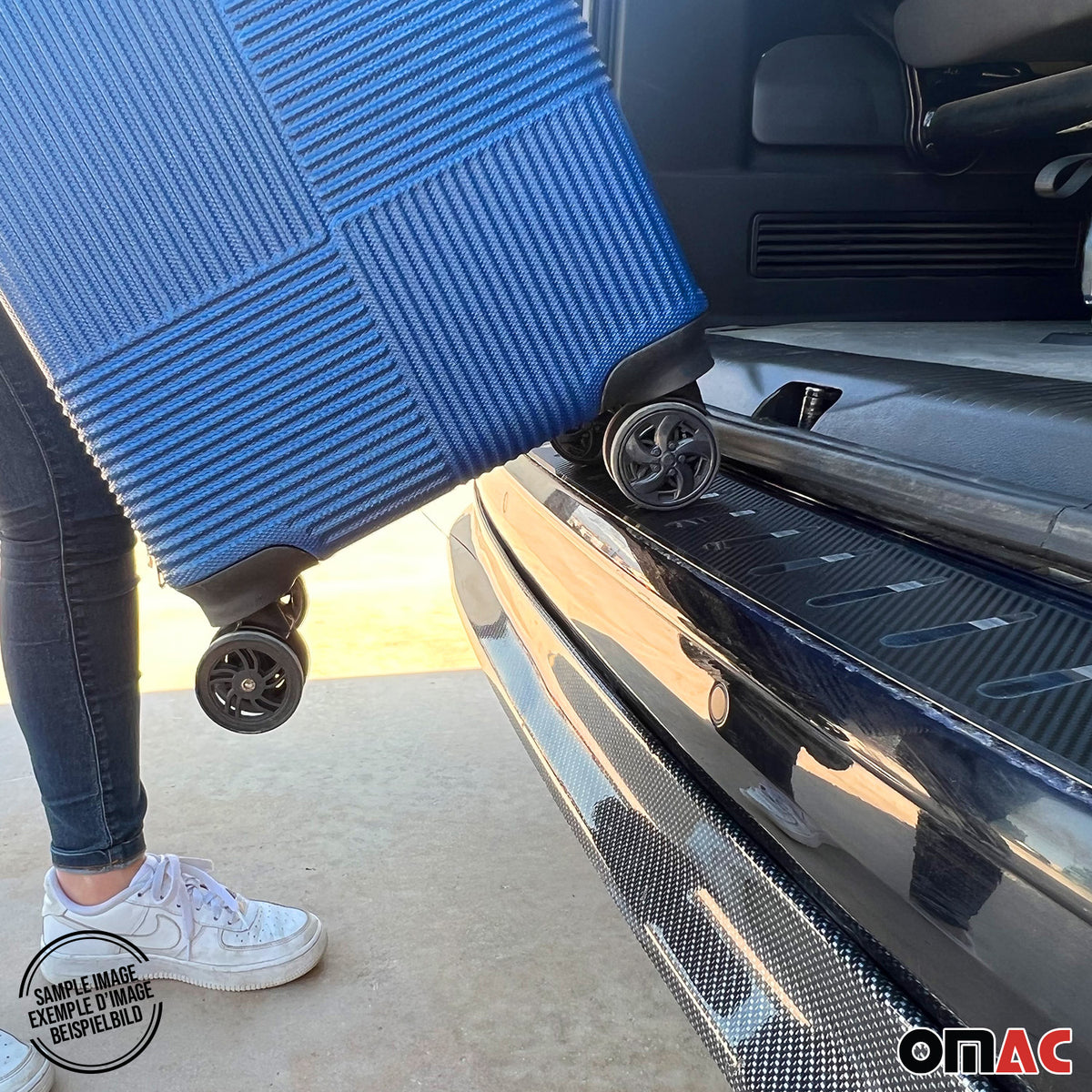 Protection de Pare-Chocs Arrière pour Toyota RAV4 V 2019-2025 Inox film carbone