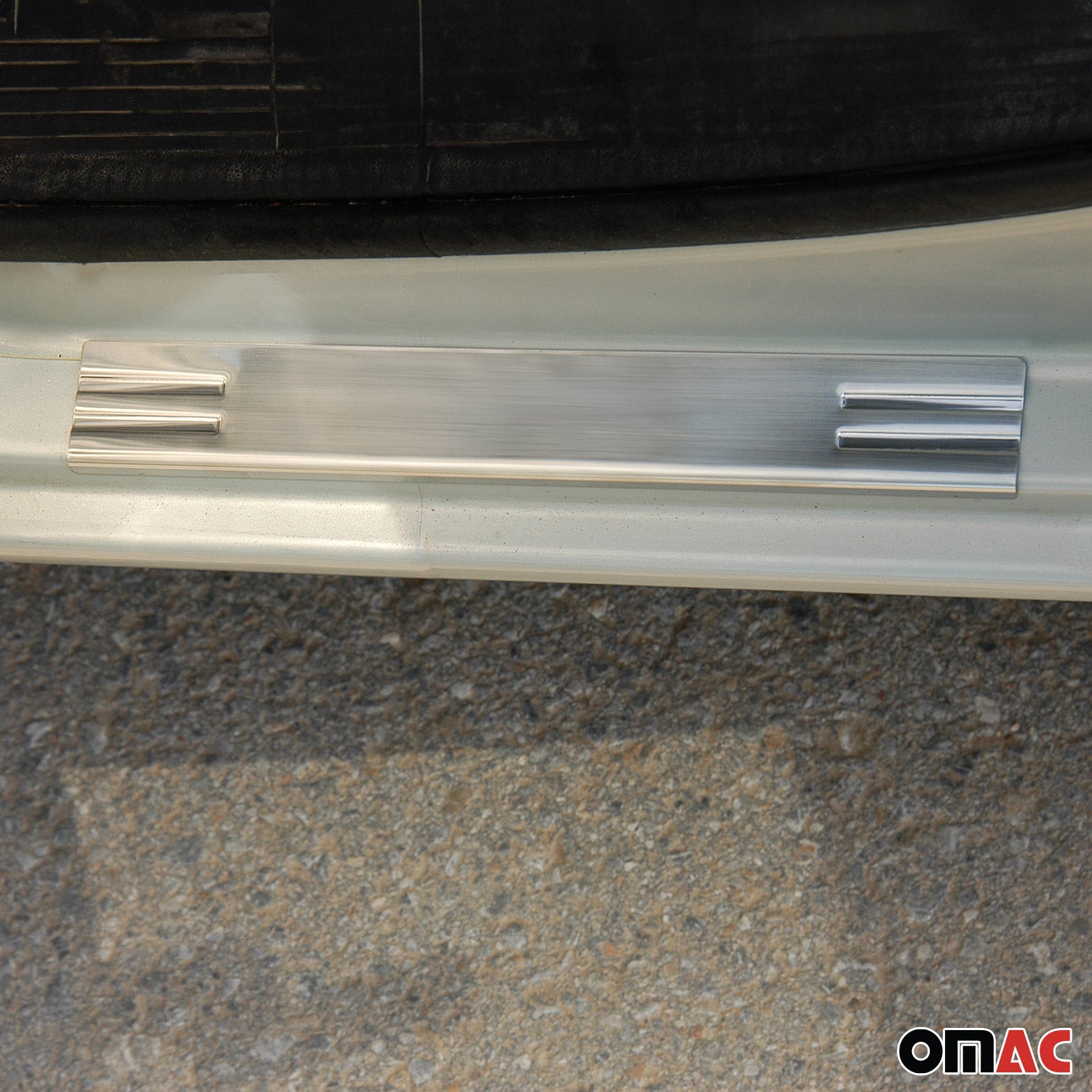 Seuils de porte pour Renault Clio III 2005-2026 en acier inox Chromé