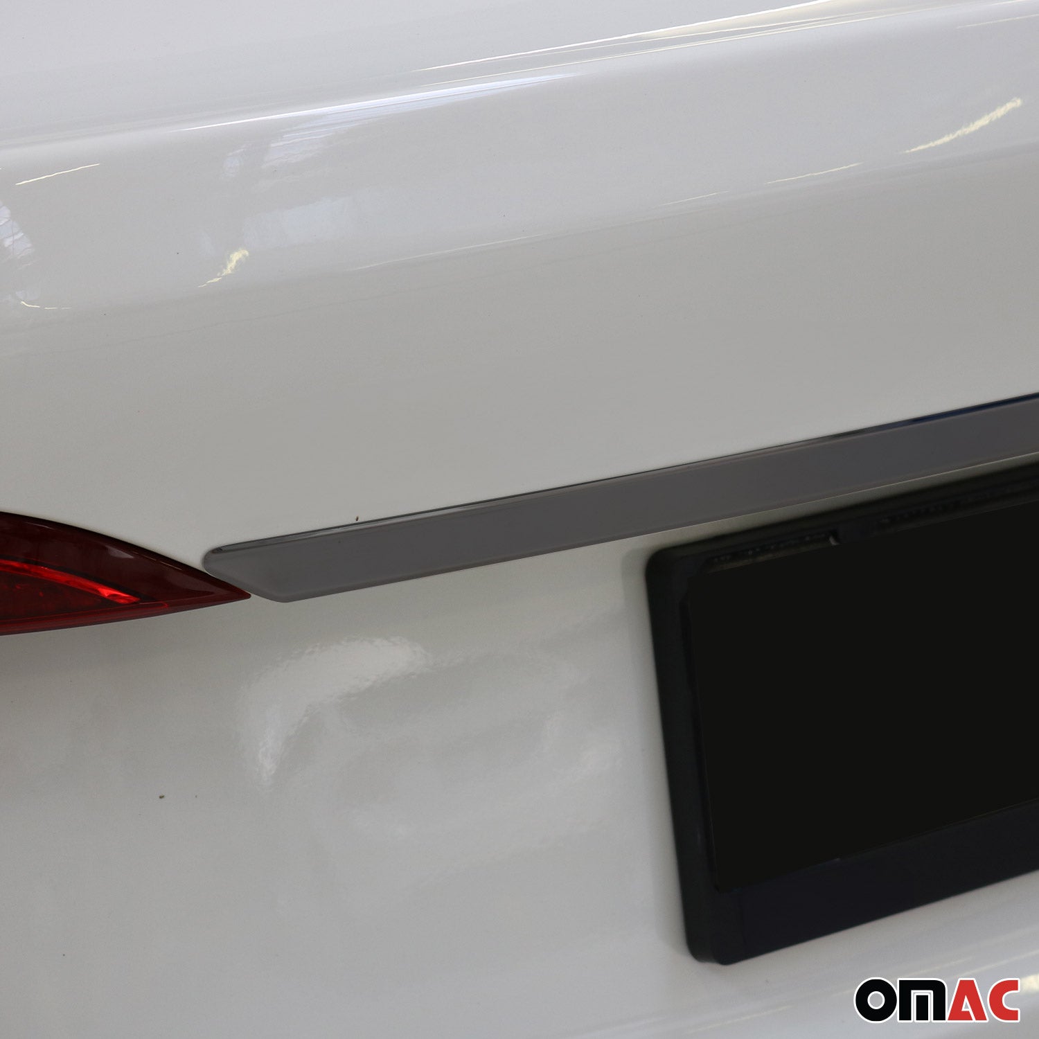 Garniture de Hayon Coffre pour Fiat Tipo 2016-2025 en acier inoxy foncé